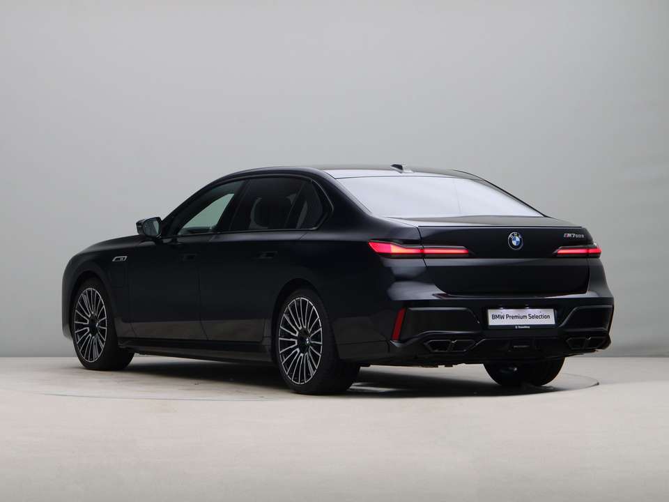 BMW 760 - Imagem 12