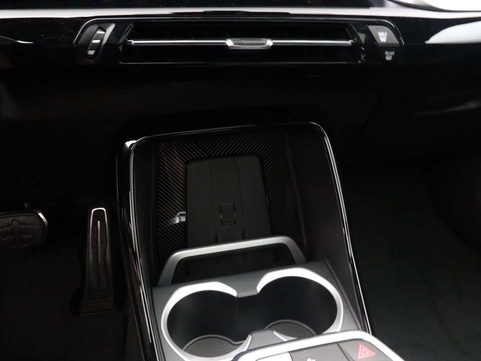 BMW iX1 - Imagem 14