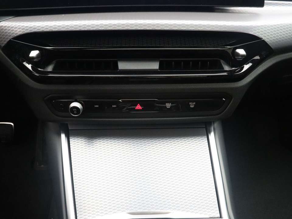 BMW 330 - Imagem 14