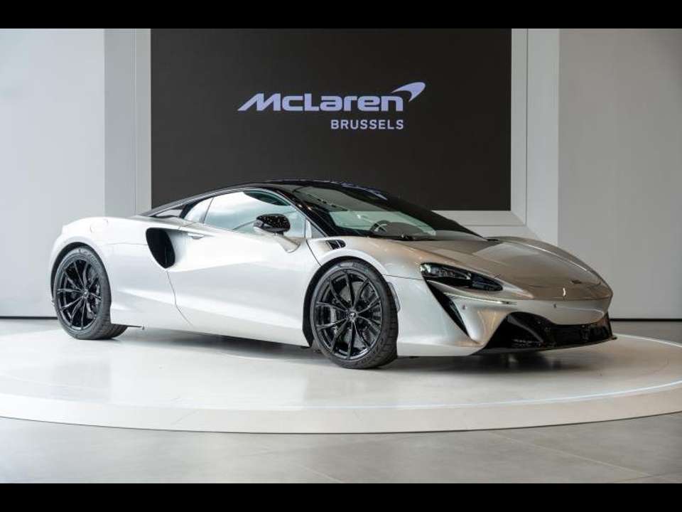 McLaren Artura 2023
