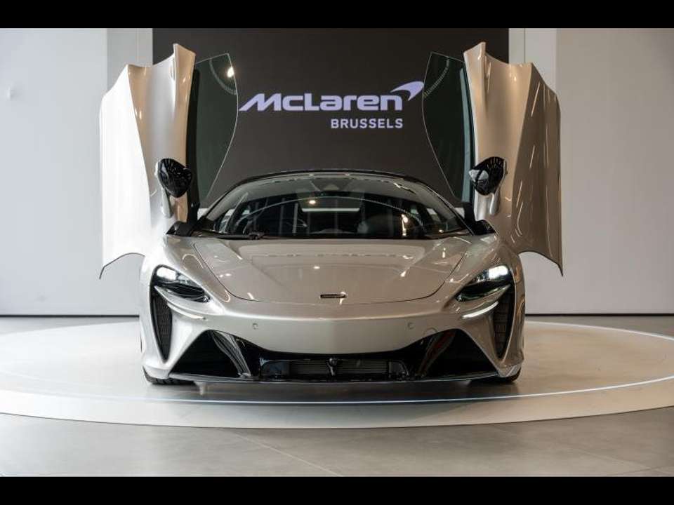 McLaren Artura - Imagem 6