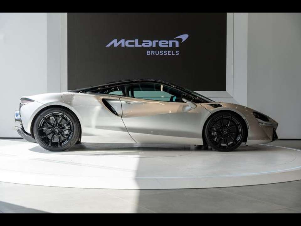 McLaren Artura - Imagem 9