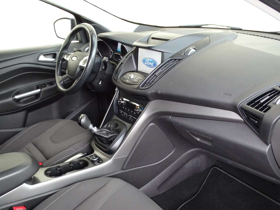 Ford Kuga - Imagem 10