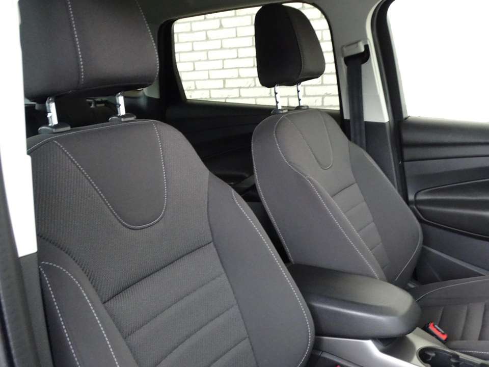 Ford Kuga - Imagem 11