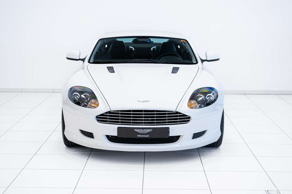 Aston Martin DB9 - Imagem 2