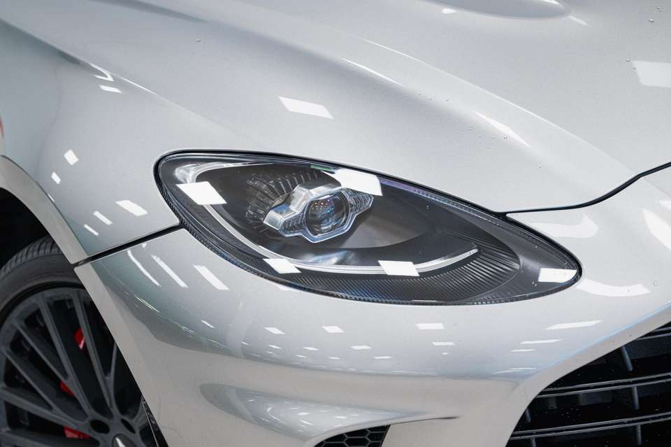 Aston Martin DBX - Imagem 6