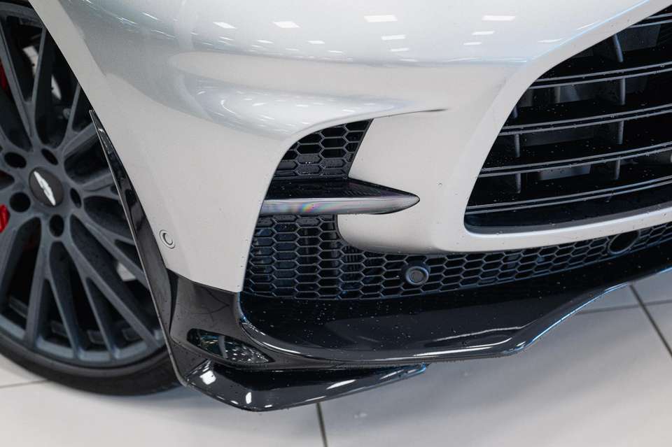 Aston Martin DBX - Imagem 7