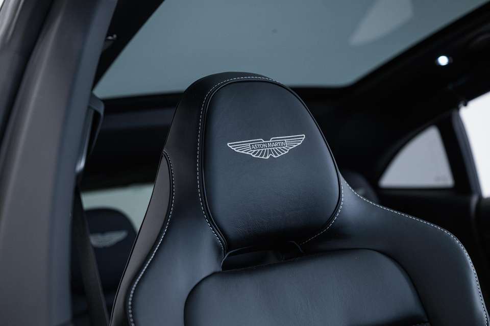 Aston Martin DBX - Imagem 12