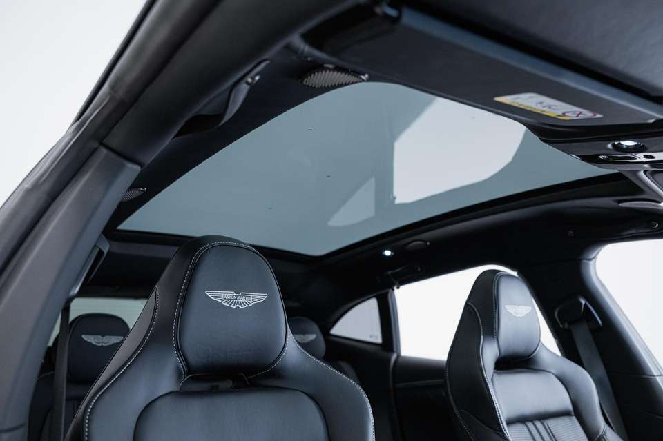 Aston Martin DBX - Imagem 13