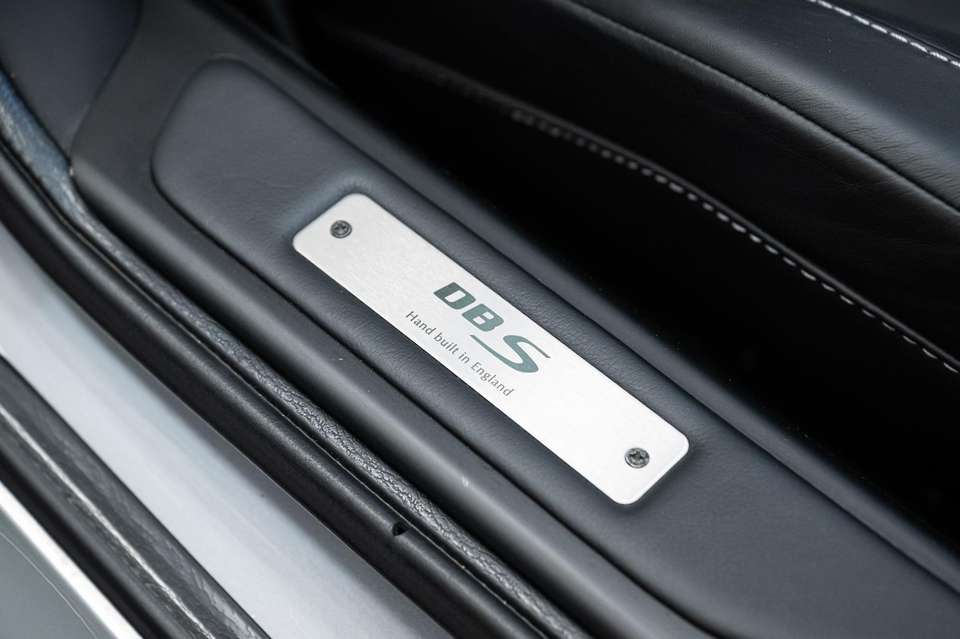 Aston Martin DBS - Imagem 15
