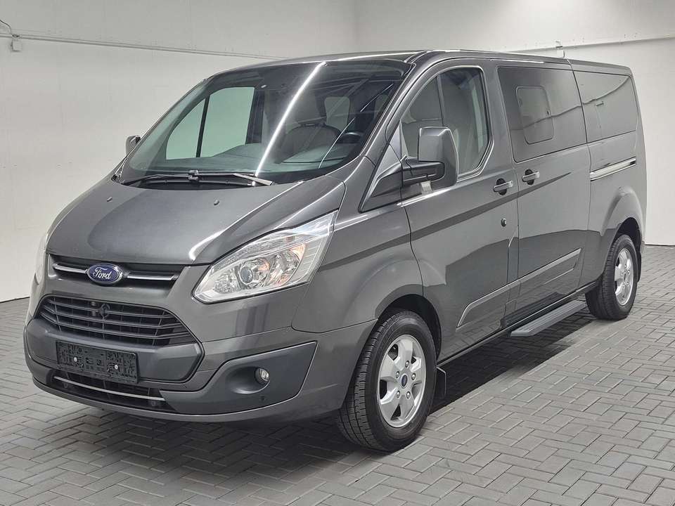 Ford Tourneo Custom - Imagem 1