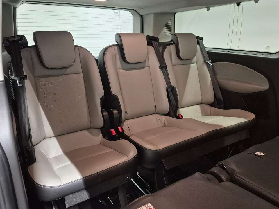 Ford Tourneo Custom - Imagem 11