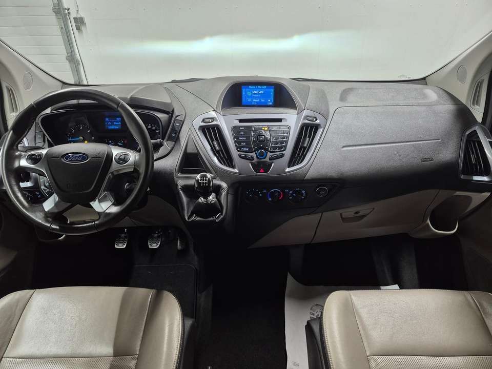 Ford Tourneo Custom - Imagem 12