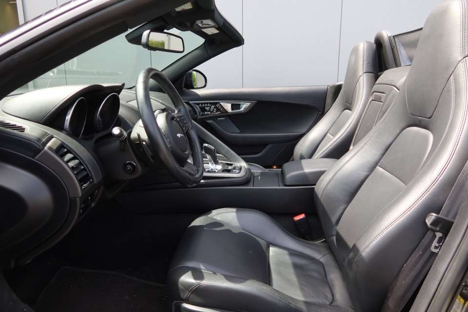 Jaguar F-Type - Imagem 7