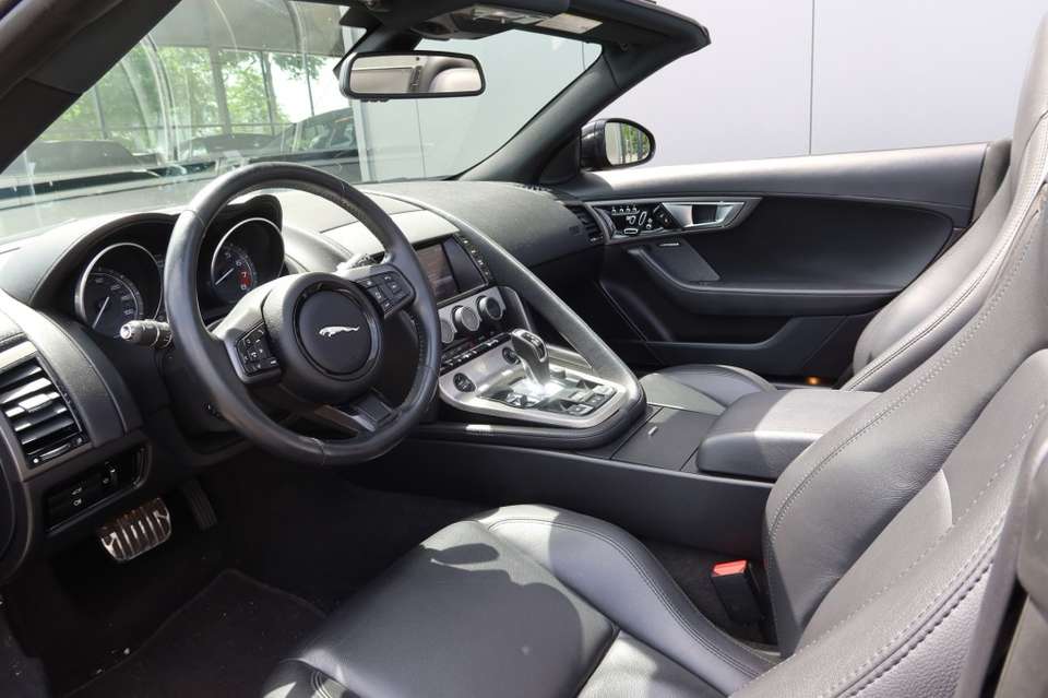 Jaguar F-Type - Imagem 8