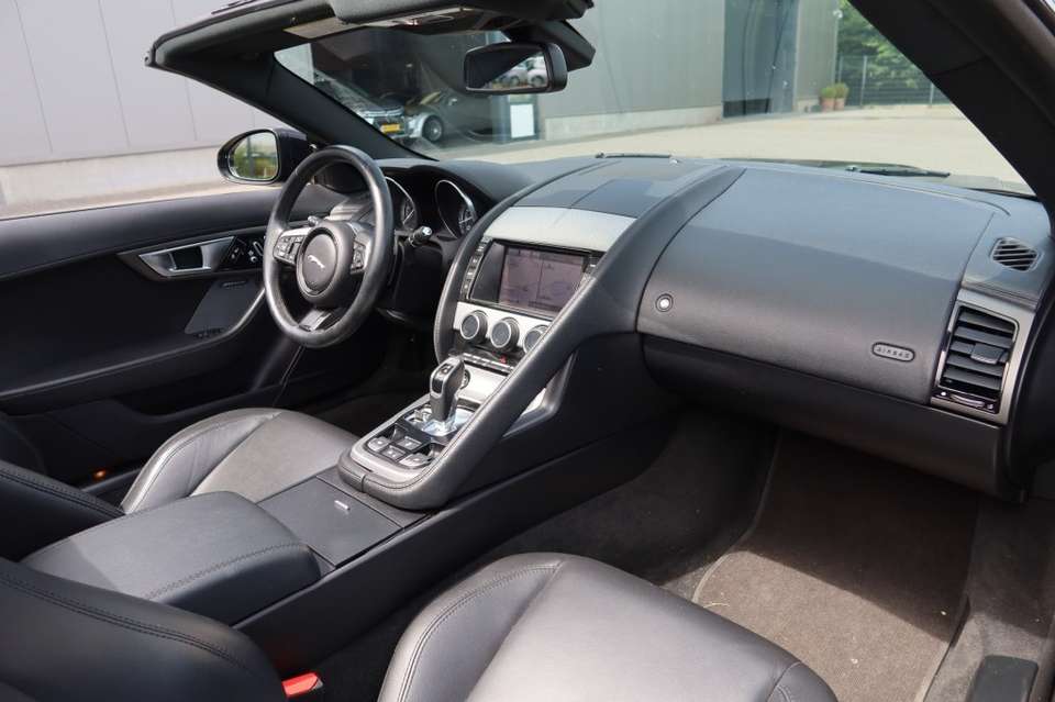 Jaguar F-Type - Imagem 10