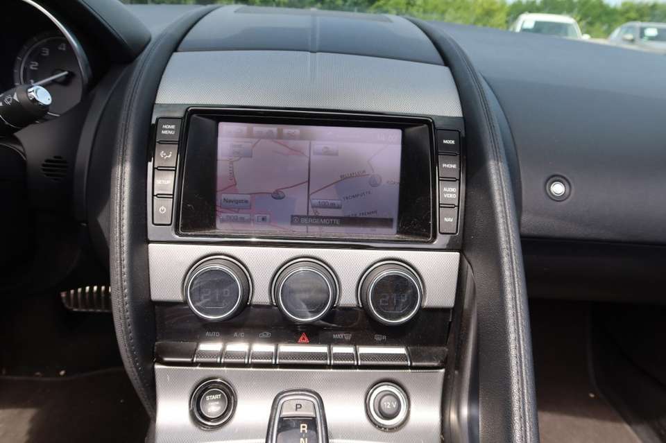 Jaguar F-Type - Imagem 11