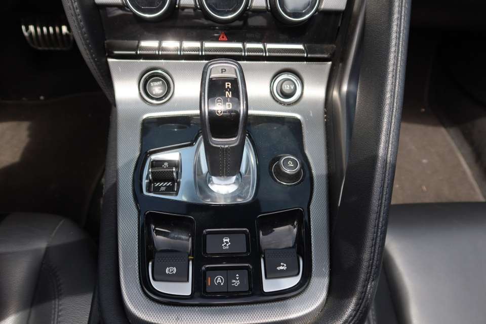 Jaguar F-Type - Imagem 12