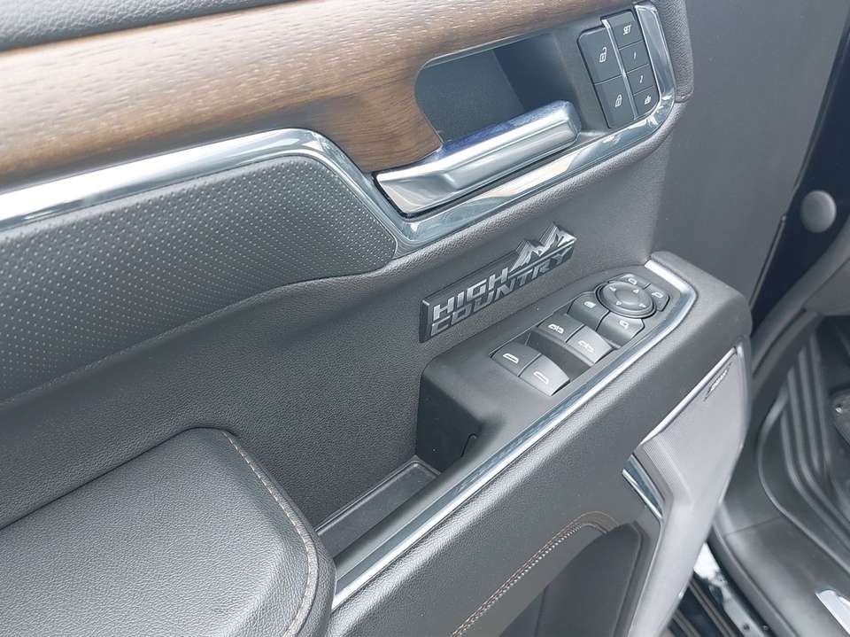 Chevrolet Silverado - Imagem 12