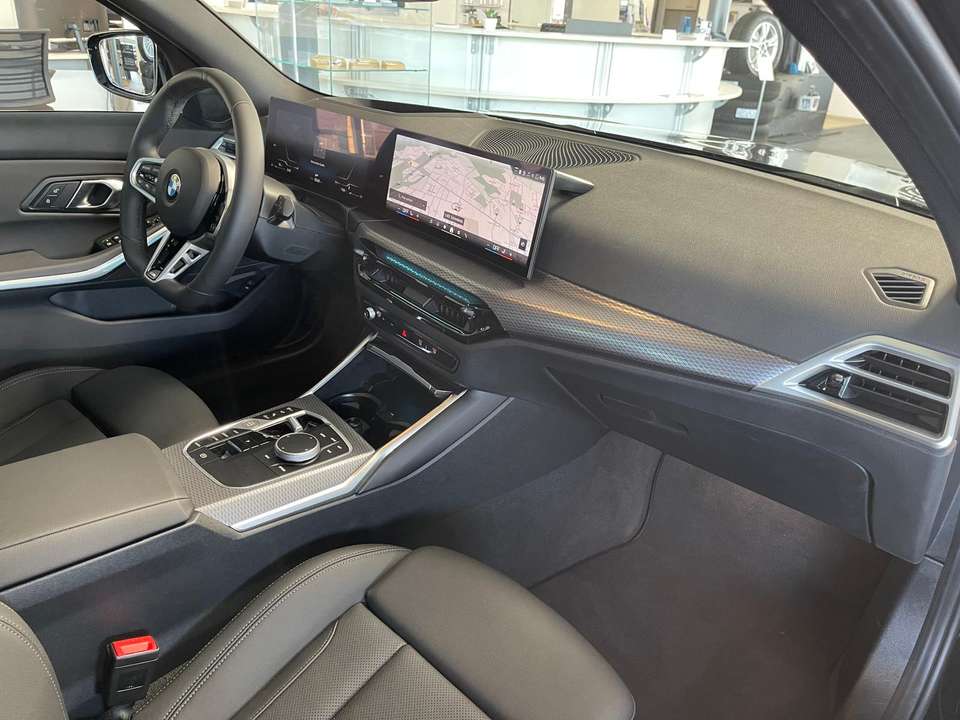 BMW 330 - Imagem 8