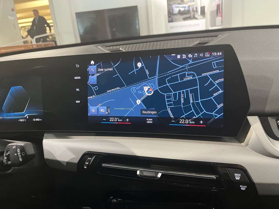 BMW iX1 - Imagem 13