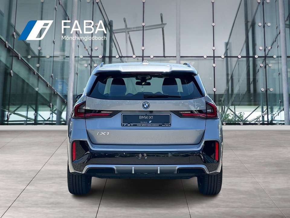 BMW iX1 - Imagem 3