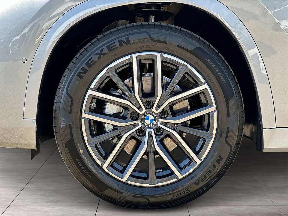 BMW iX1 - Imagem 6