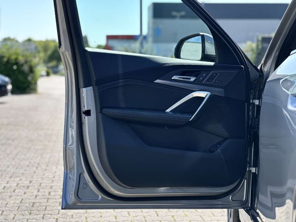 BMW iX1 - Imagem 8