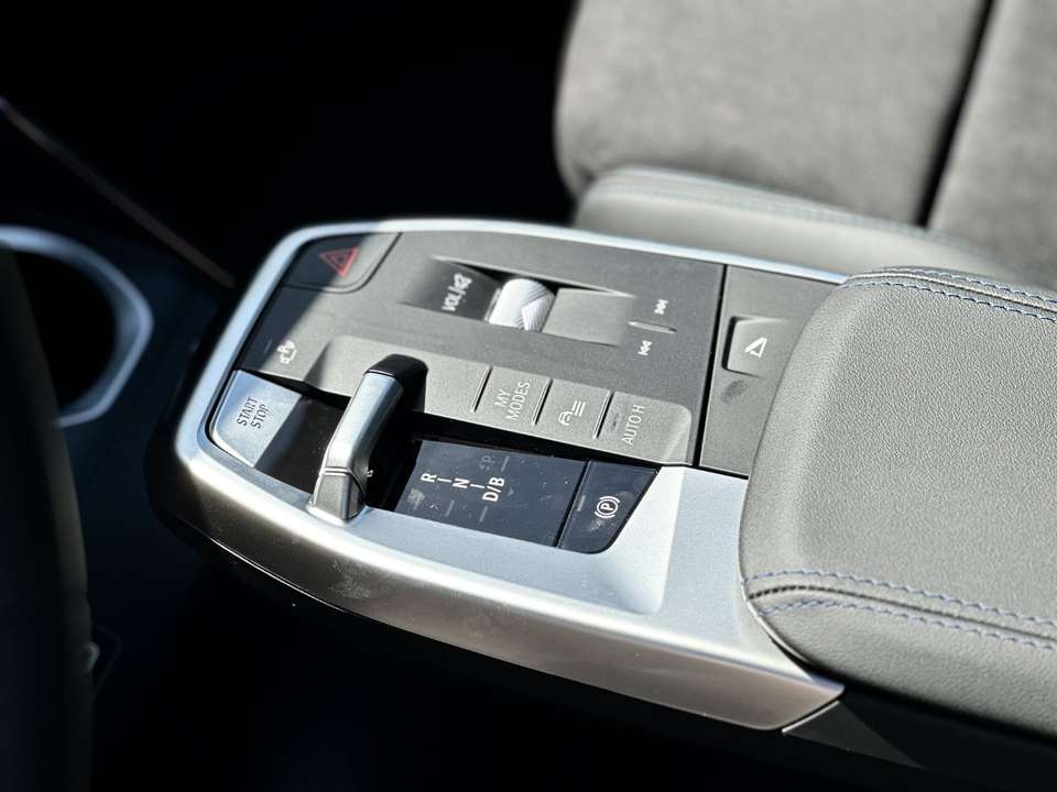 BMW iX1 - Imagem 10