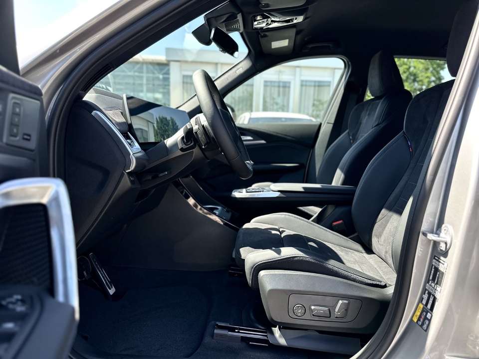 BMW iX1 - Imagem 12