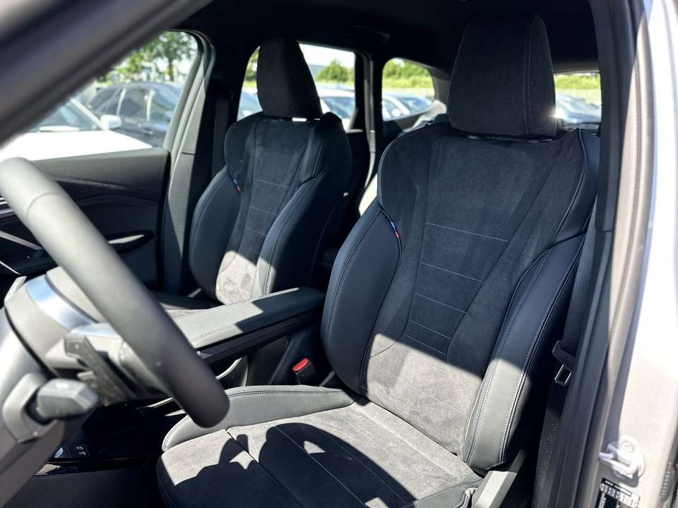 BMW iX1 - Imagem 13