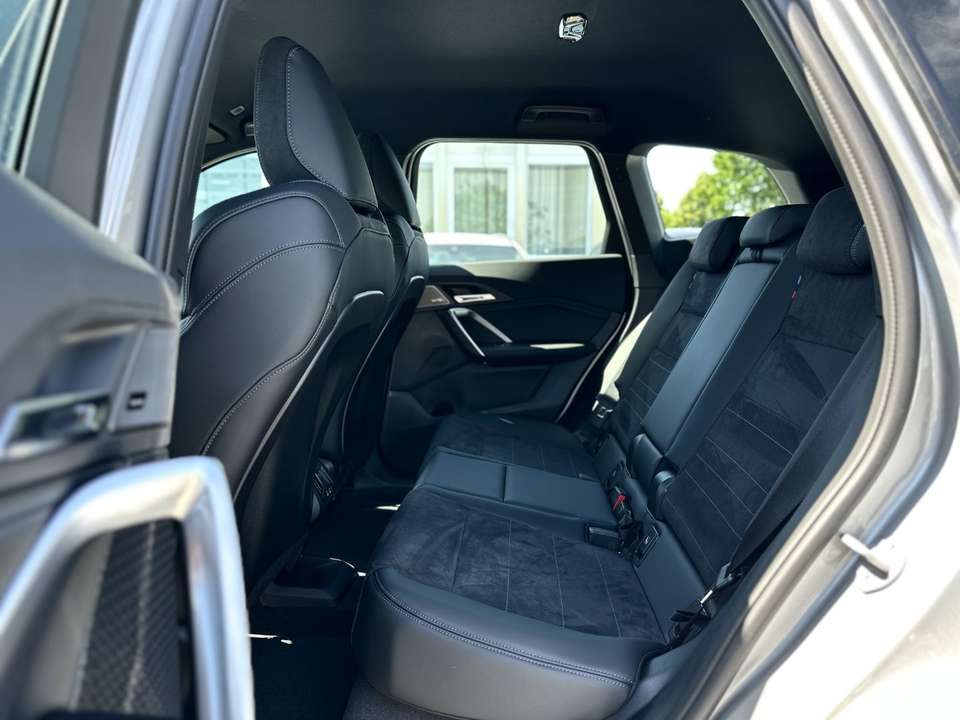BMW iX1 - Imagem 14