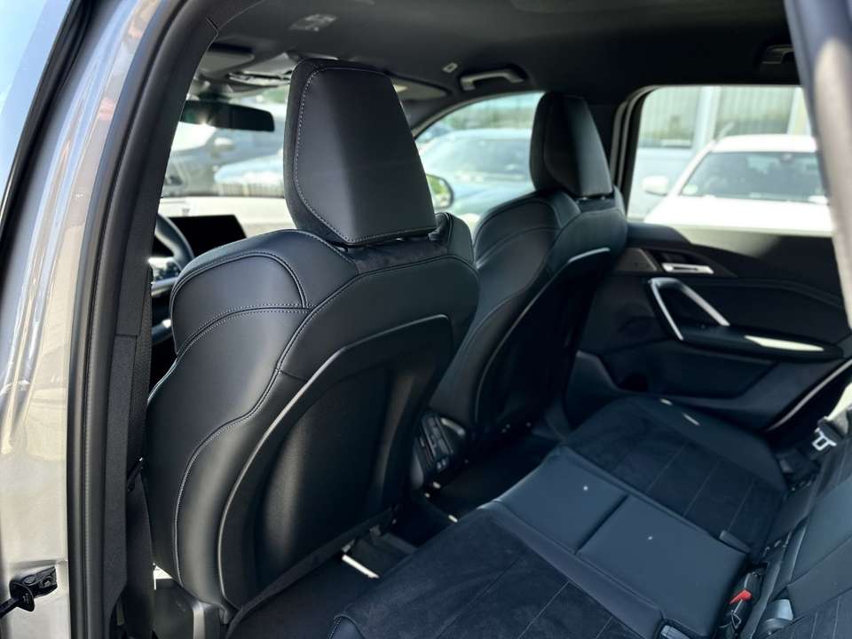 BMW iX1 - Imagem 15