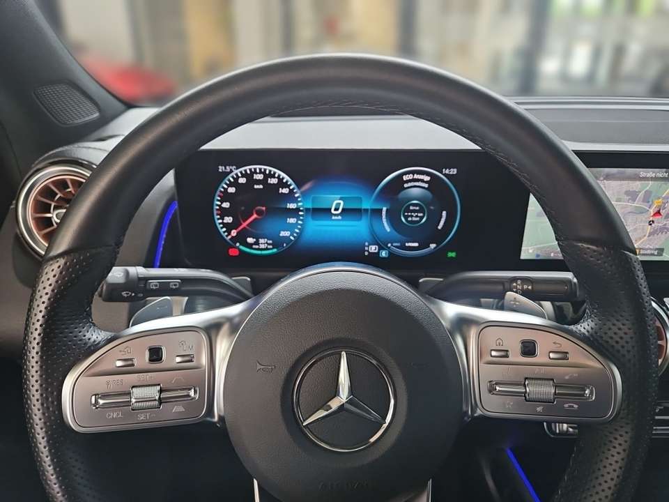 Mercedes-Benz EQB 250 - Imagem 8
