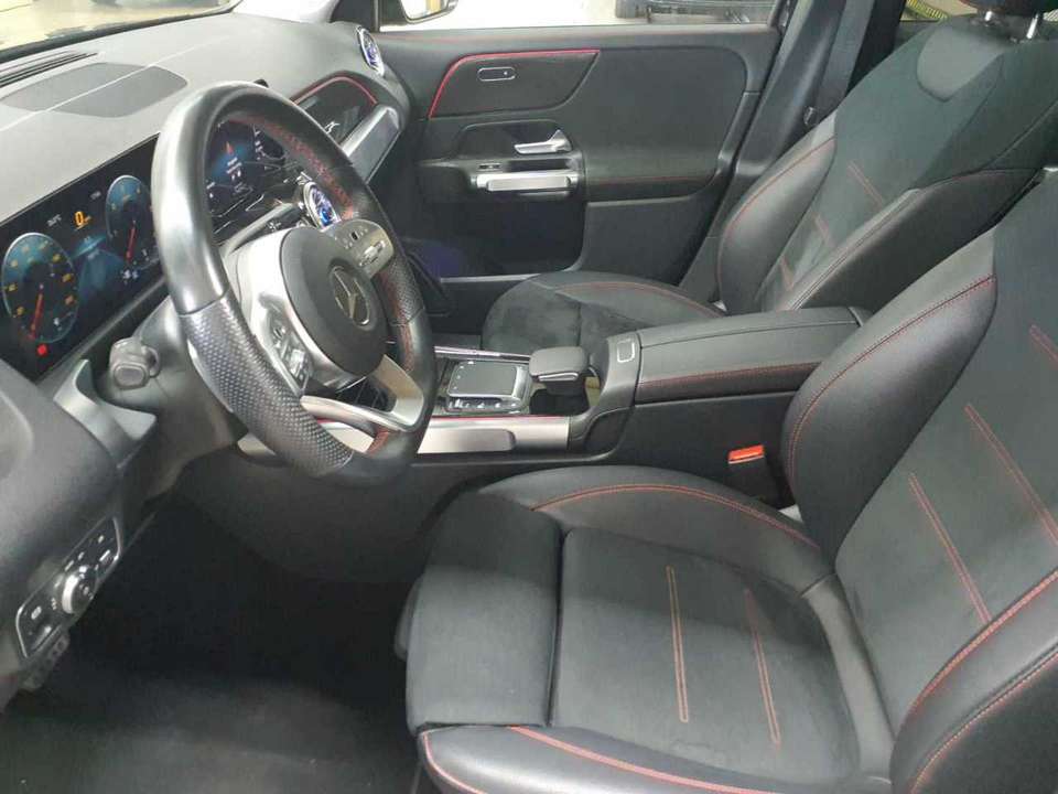 Mercedes-Benz GLB 220 - Imagem 3