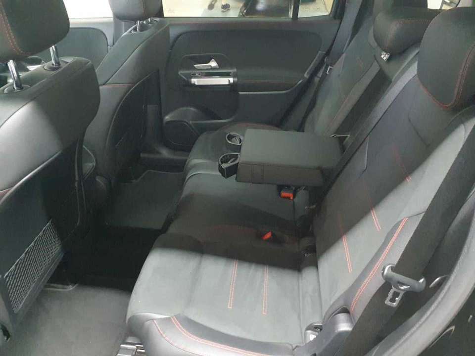 Mercedes-Benz GLB 220 - Imagem 7