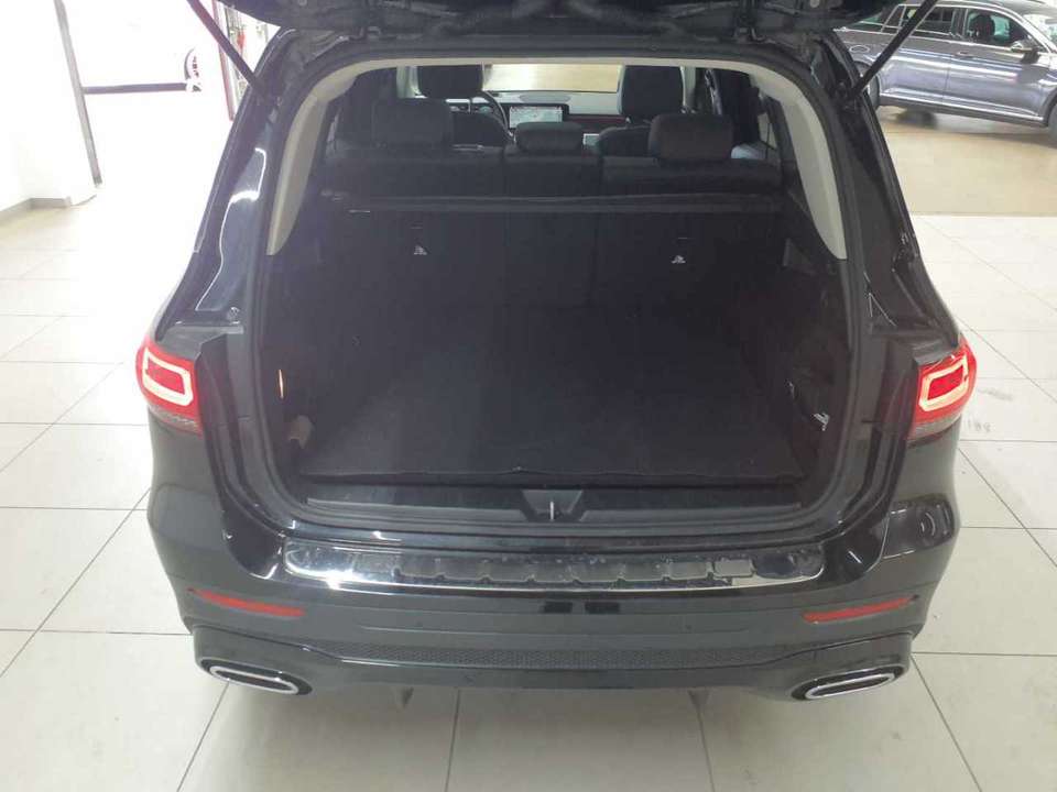 Mercedes-Benz GLB 220 - Imagem 9