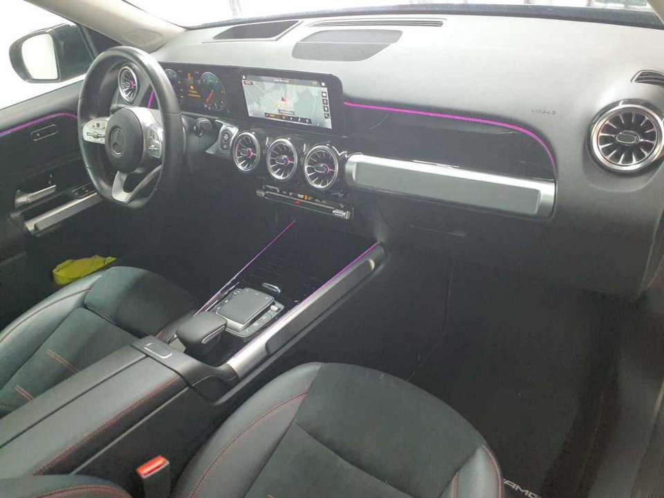 Mercedes-Benz GLB 220 - Imagem 12