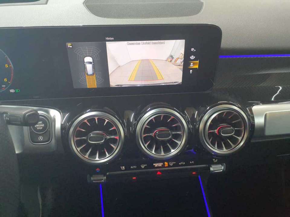 Mercedes-Benz GLB 220 - Imagem 13
