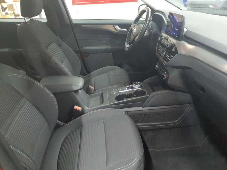 Ford Kuga - Imagem 11