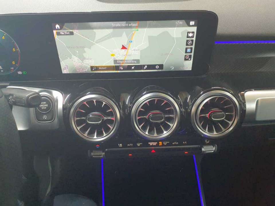 Mercedes-Benz GLB 220 - Imagem 14