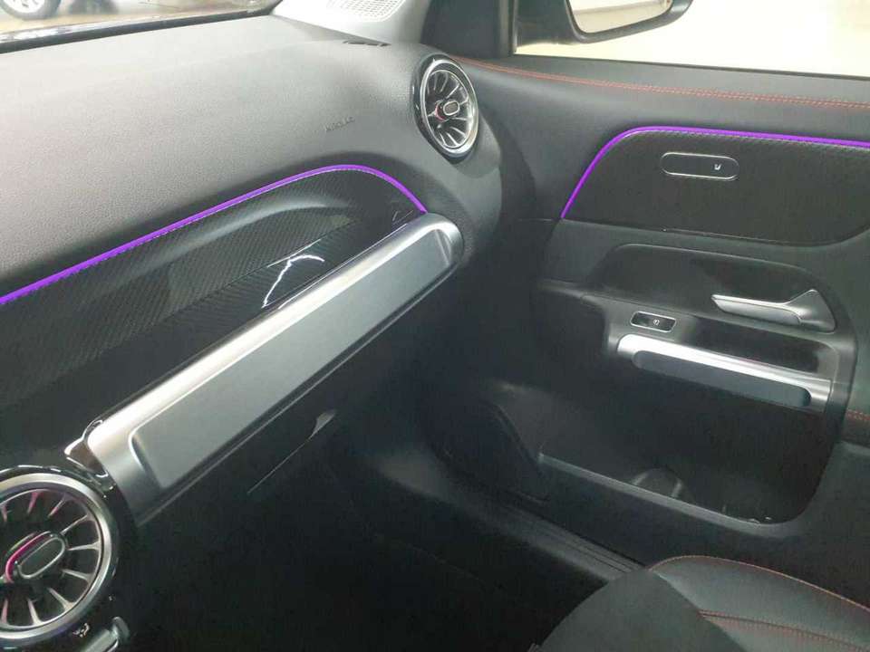 Mercedes-Benz GLB 220 - Imagem 15