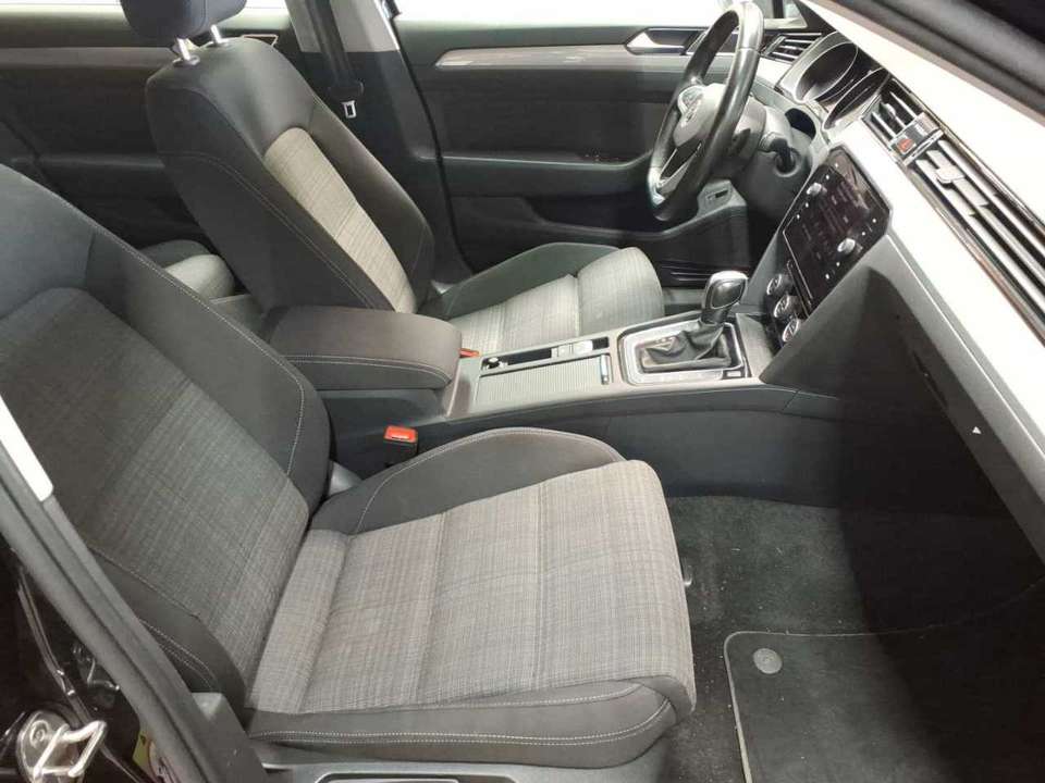 Volkswagen Passat - Imagem 11