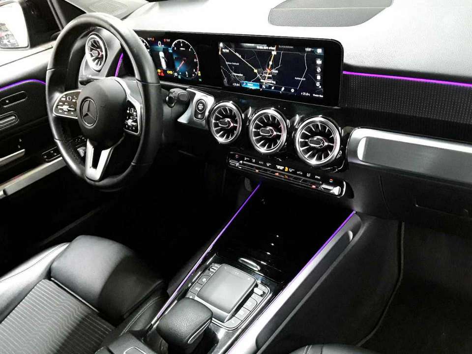 Mercedes-Benz GLB 200 - Imagem 13