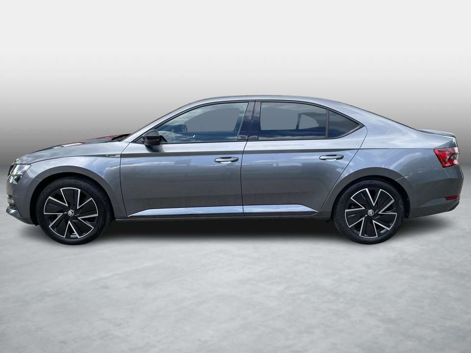 Skoda Superb - Imagem 2