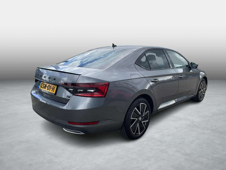 Skoda Superb - Imagem 5