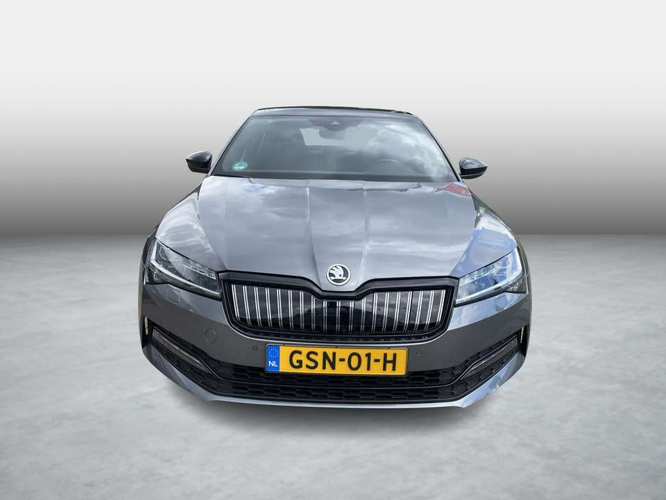 Skoda Superb - Imagem 8