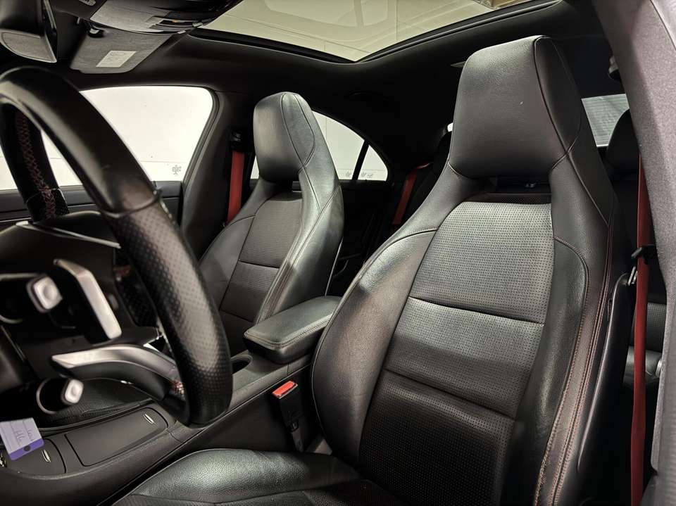 Mercedes-Benz CLA 200 - Imagem 17