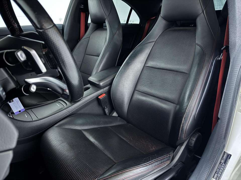 Mercedes-Benz CLA 200 - Imagem 18