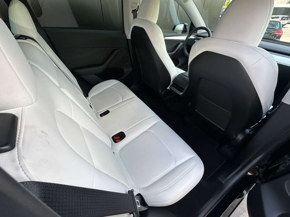 Tesla Model Y - Imagem 14